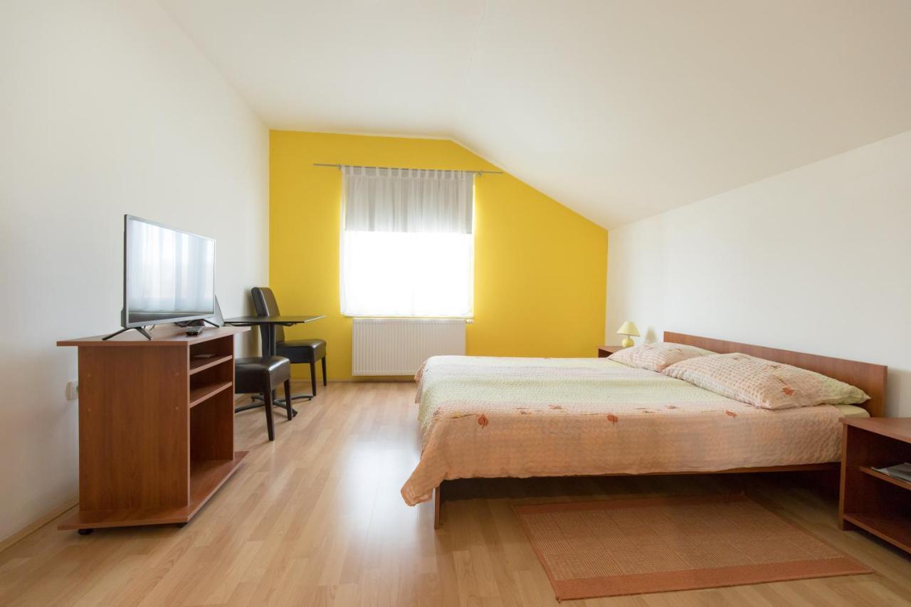 Guesthouse Capistro Bilje Екстер'єр фото