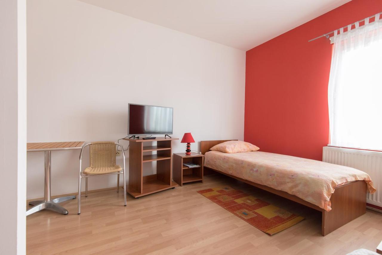 Guesthouse Capistro Bilje Екстер'єр фото