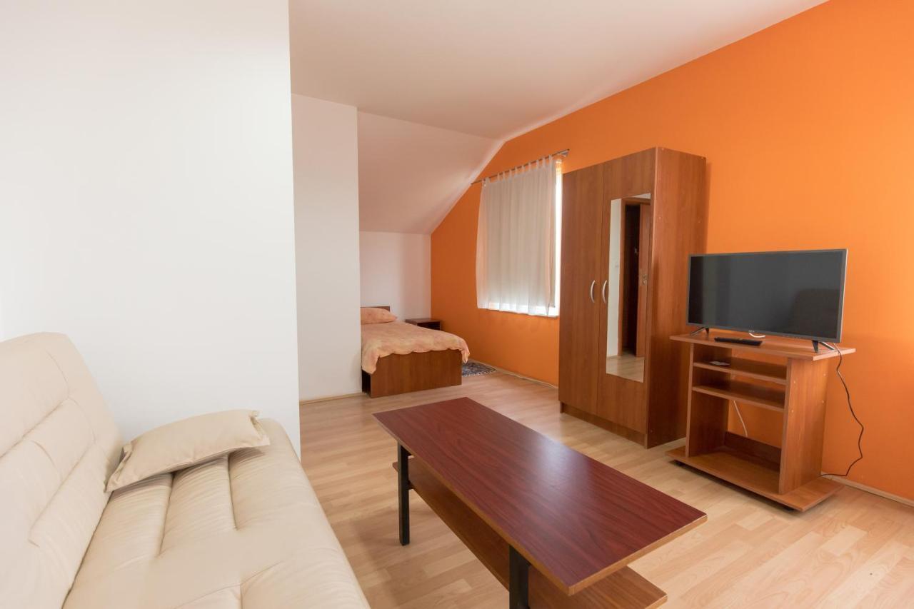 Guesthouse Capistro Bilje Екстер'єр фото