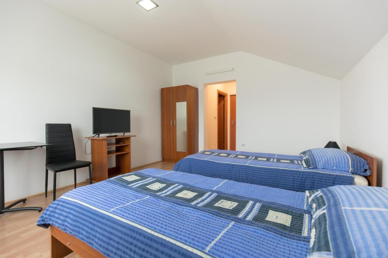 Guesthouse Capistro Bilje Екстер'єр фото
