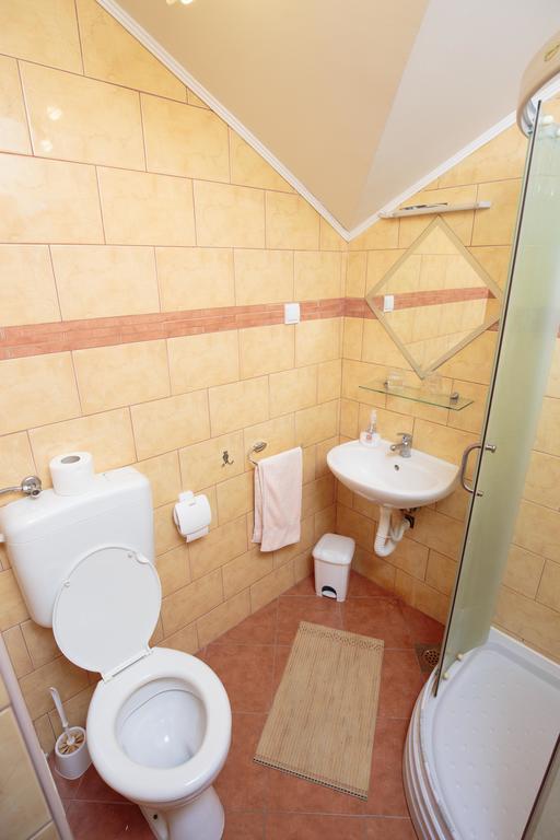 Guesthouse Capistro Bilje Екстер'єр фото